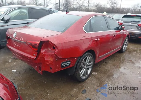 2017 Volkswagen Passat 1.8T R-Line z USA, uszkodzony, nr VIN 1VWDT7A31HC034885